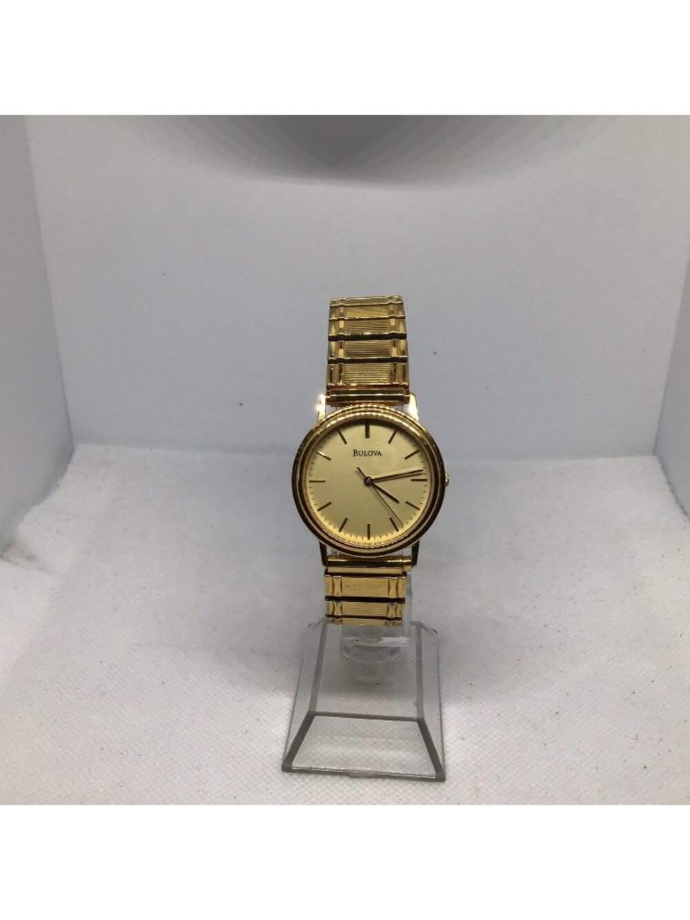 Vintage Bulova Mens Gold Tone Gold Dial Dress Watch Expansion Bracelet Quartz